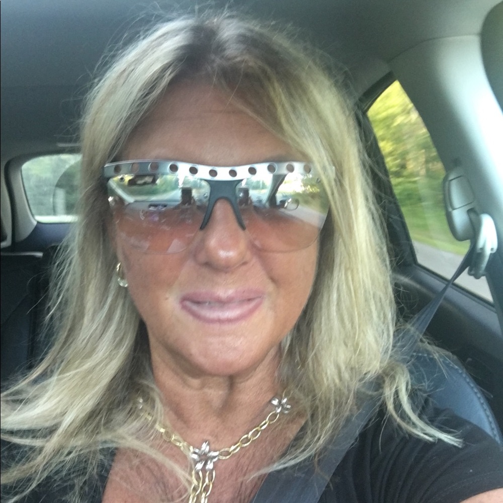 Meet your Posher, Christine